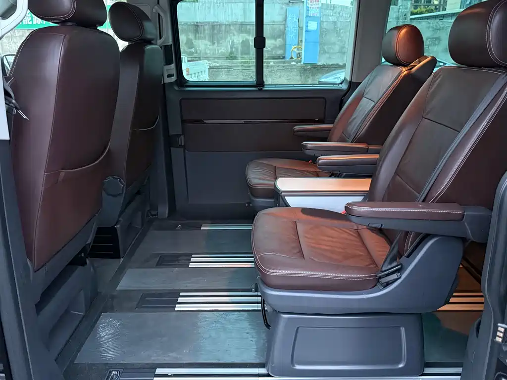 Volkswagen Multivan — миниатюра 15