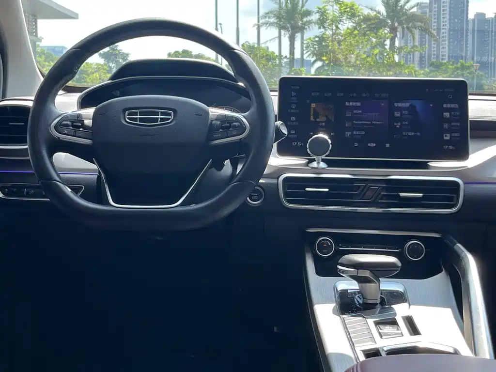 Geely Binyue - фото 11