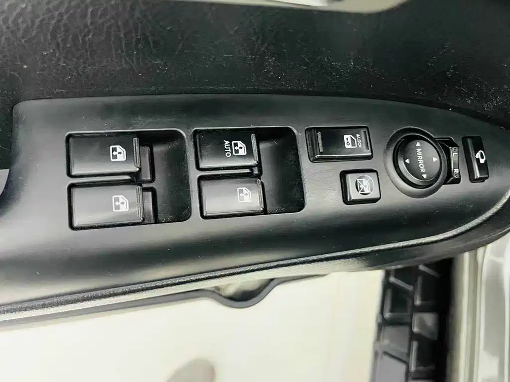 Kia Borrego — миниатюра 14