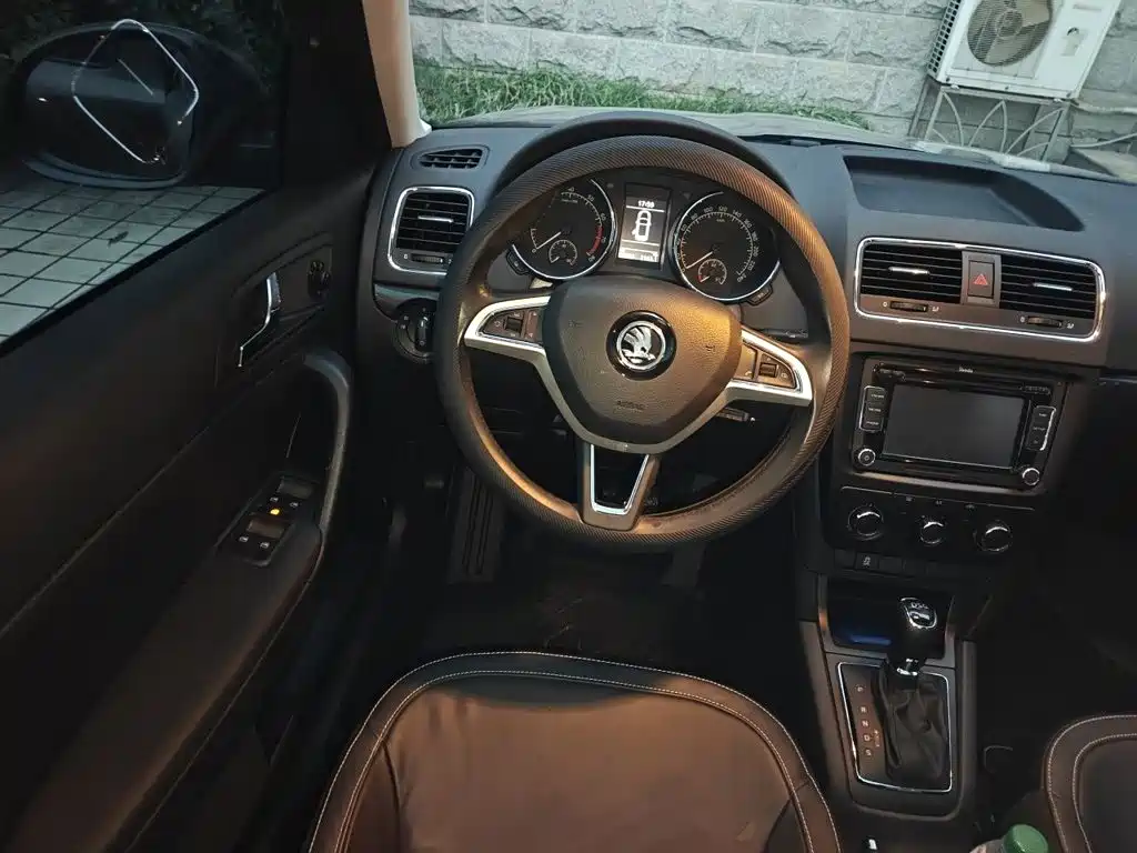 Skoda Yeti — миниатюра 7