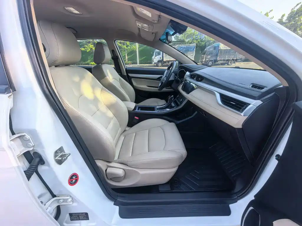 Geely Emgrand — миниатюра 6