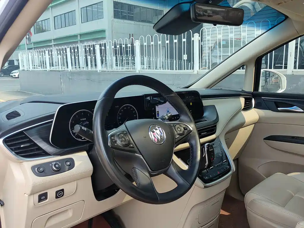 Buick GL8 — миниатюра 10