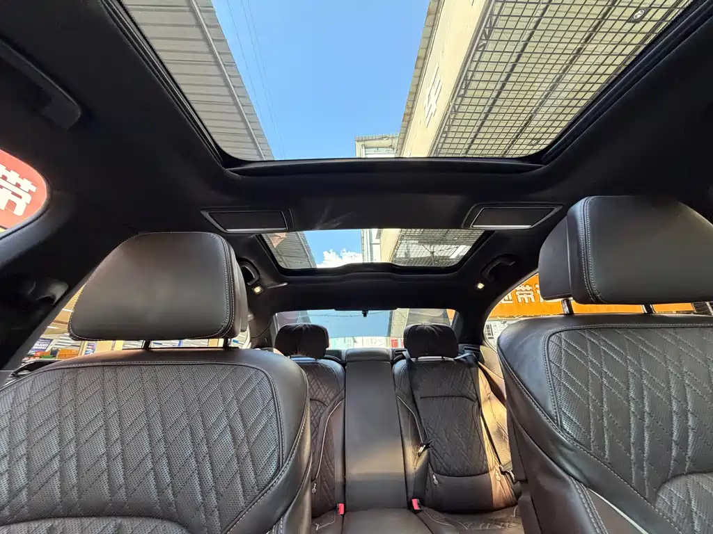 BMW 7 Series — миниатюра 26