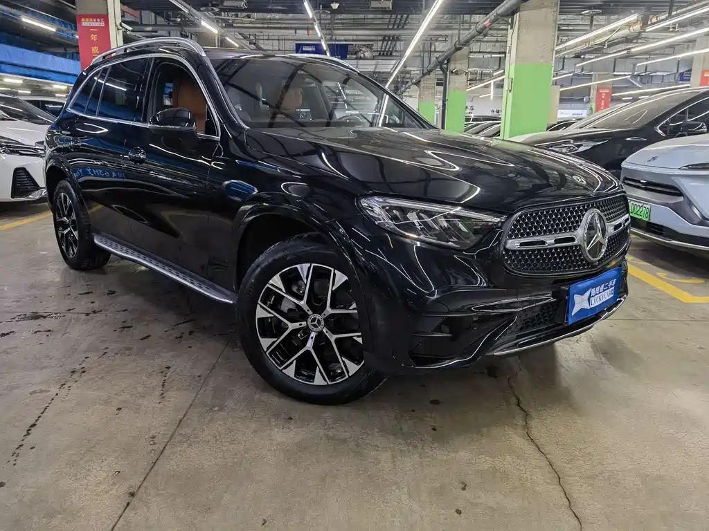 MERCEDES-BENZ GLC