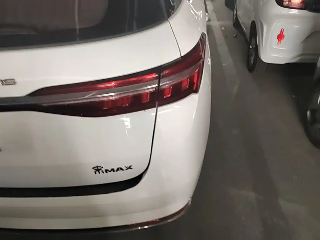 BYD MAX New Energy — миниатюра 8