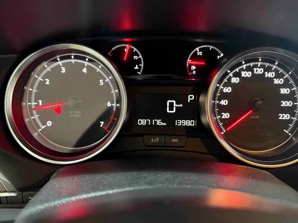 Peugeot 408 — миниатюра 7