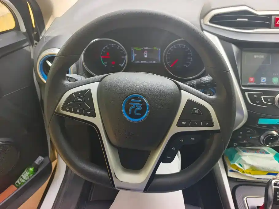 BYD Yuan EV — миниатюра 15