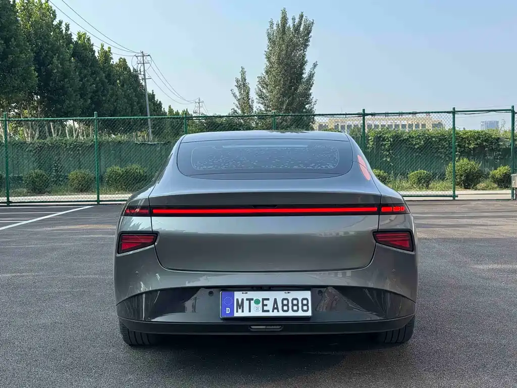 XPeng P7 — миниатюра 4