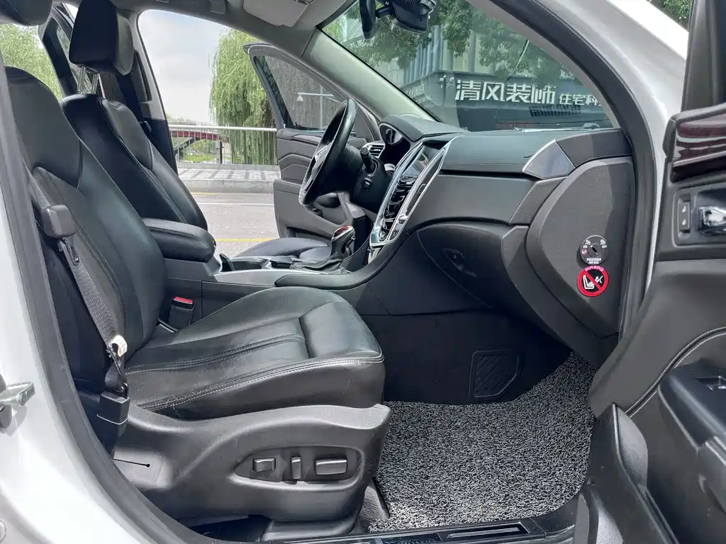 Cadillac SRX — миниатюра 14