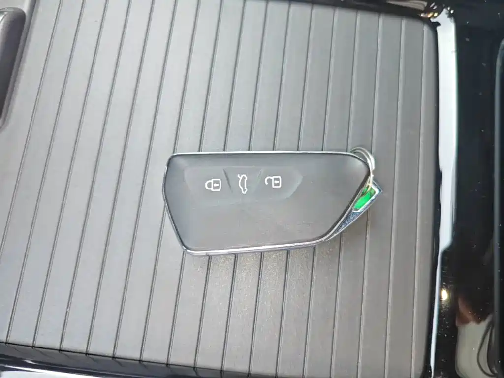 Volkswagen ID.4 X — миниатюра 9