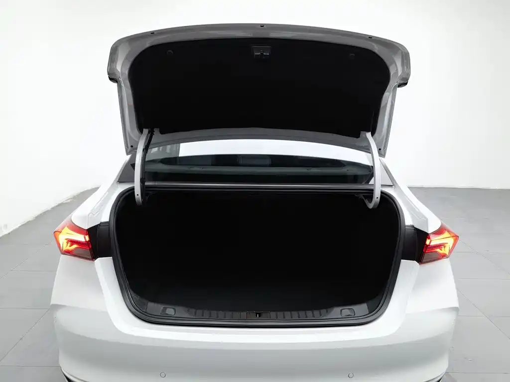 Buick Verano — миниатюра 16