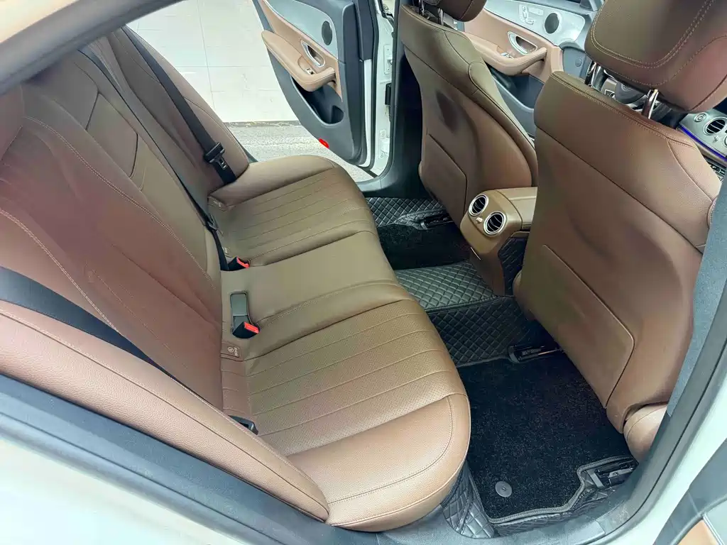Mercedes-Benz E-Class (Import) — миниатюра 20
