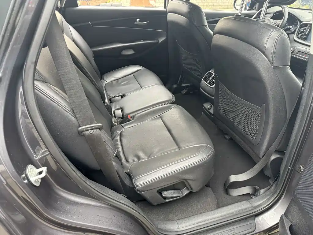 Kia Sorento — миниатюра 9