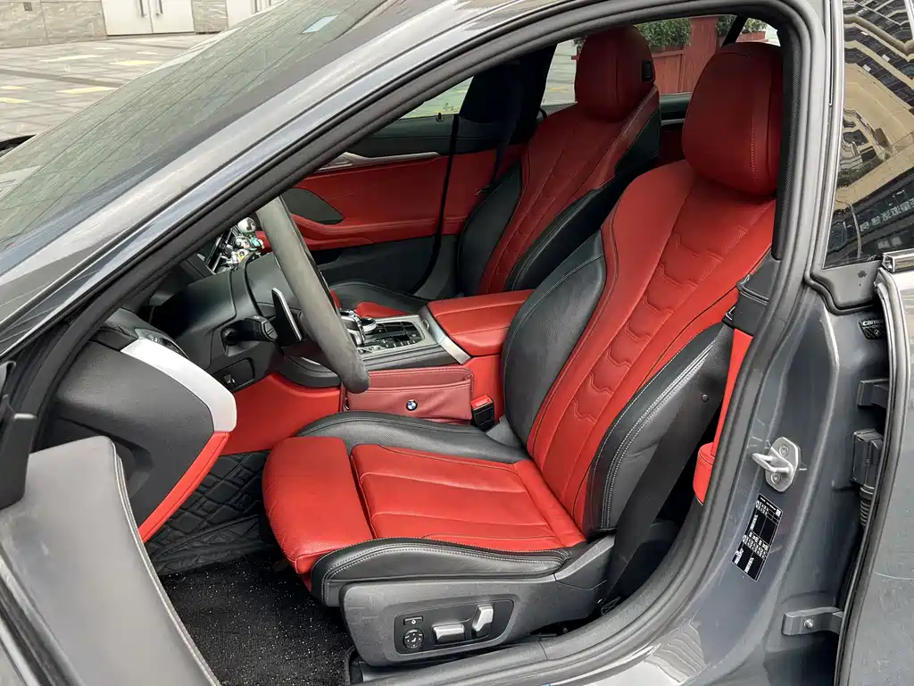 BMW 8 Series — миниатюра 4