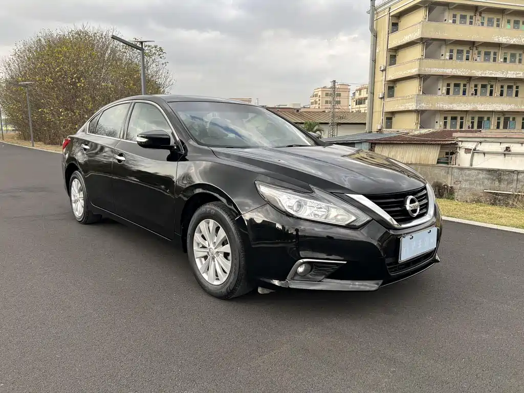 NISSAN TEANA