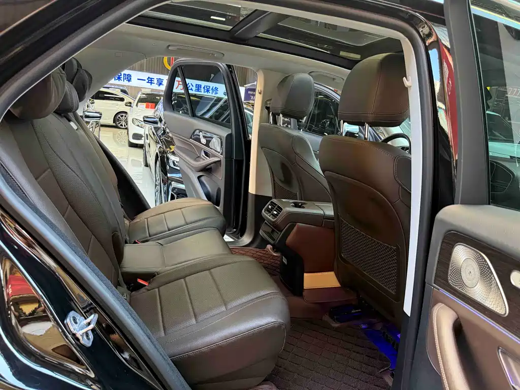 Mercedes-Benz GLE (Import) — миниатюра 18