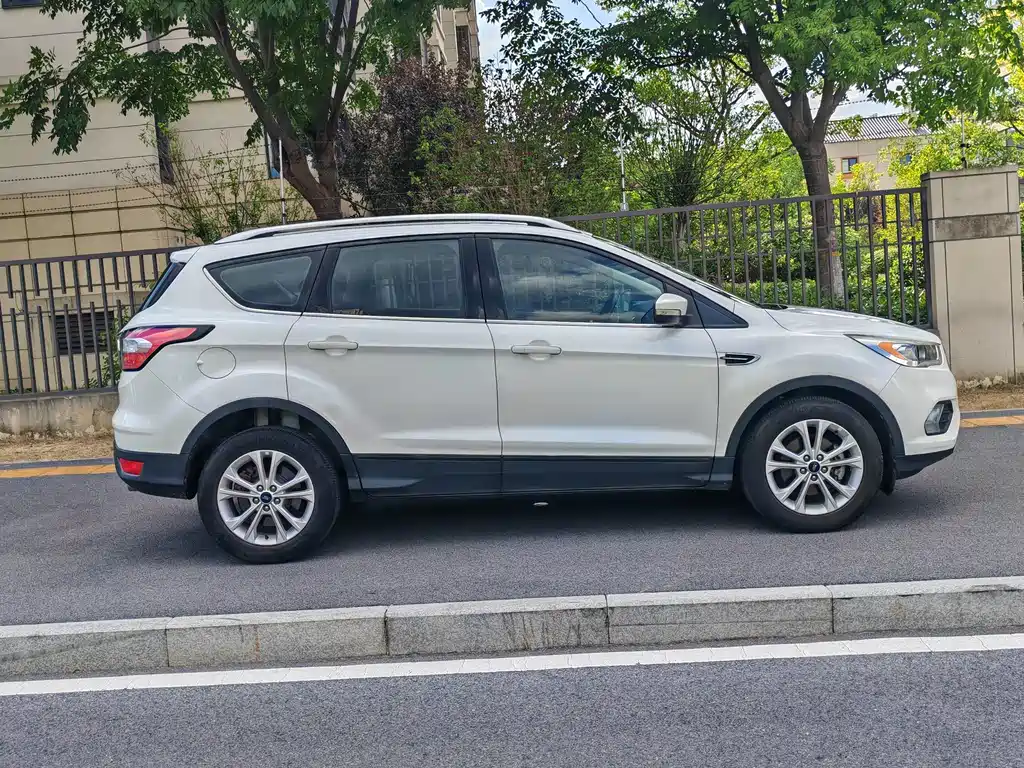 Ford Kuga — миниатюра 6