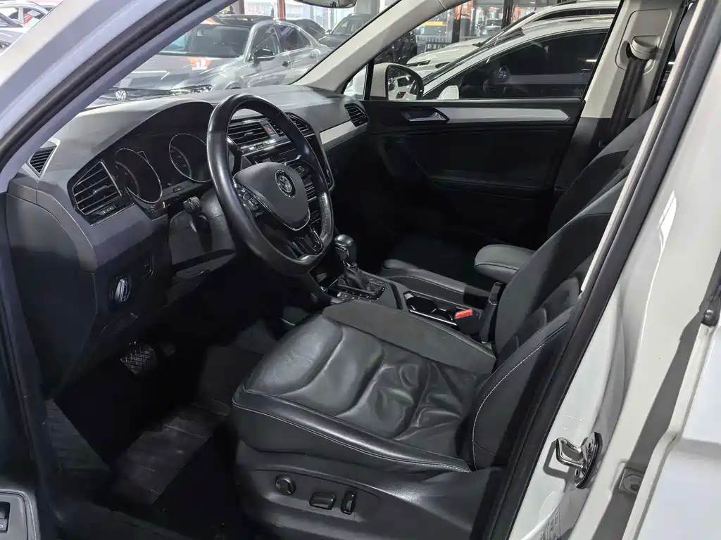 Volkswagen Tiguan L — миниатюра 6