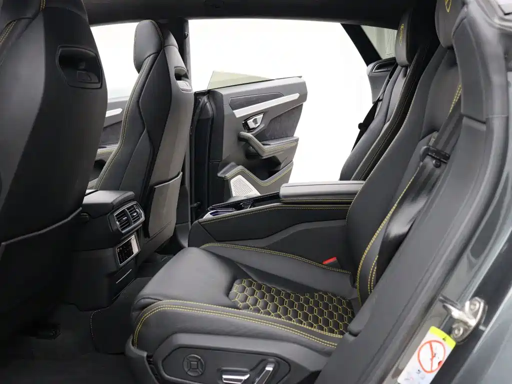 Lamborghini Urus — миниатюра 7