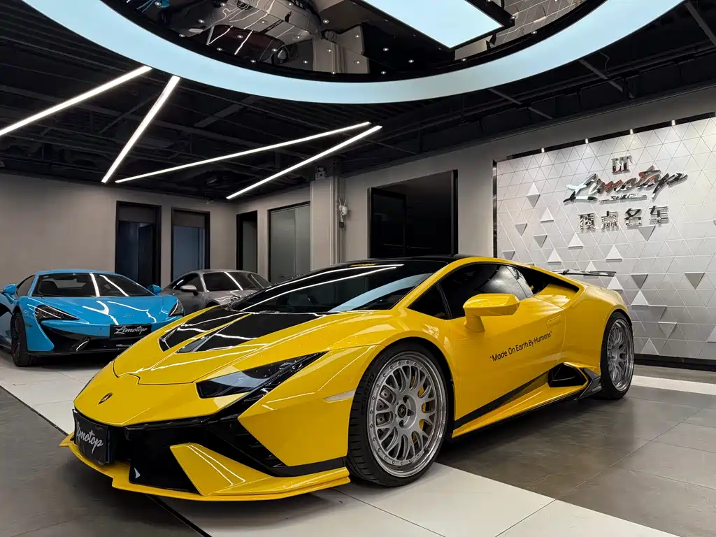 LAMBORGHINI HURACÁN