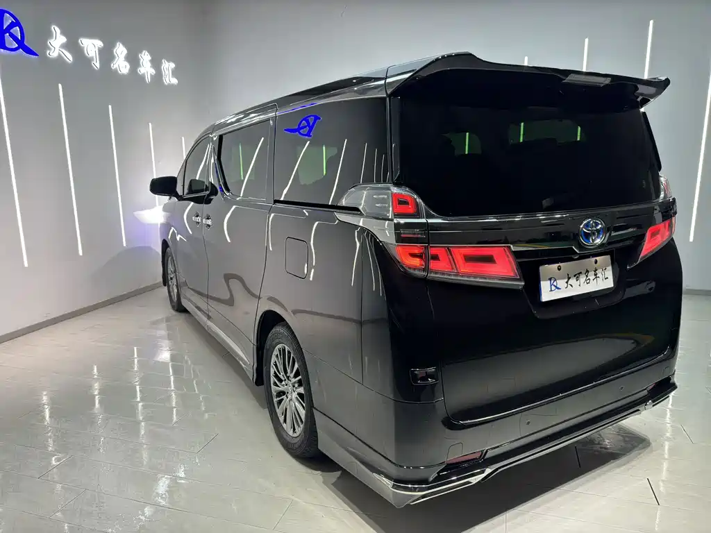 Toyota Vellfire — миниатюра 7