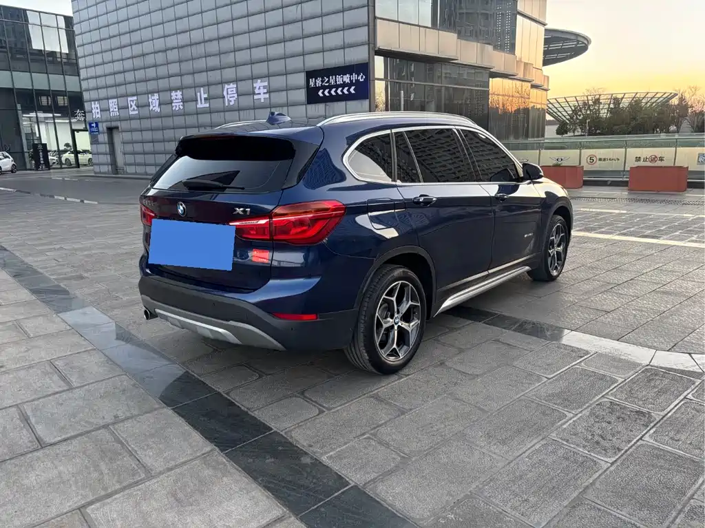 BMW X1