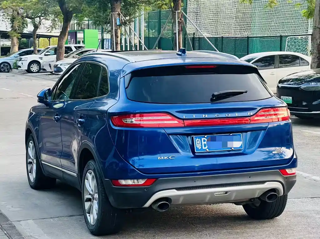 Lincoln MKC — миниатюра 13