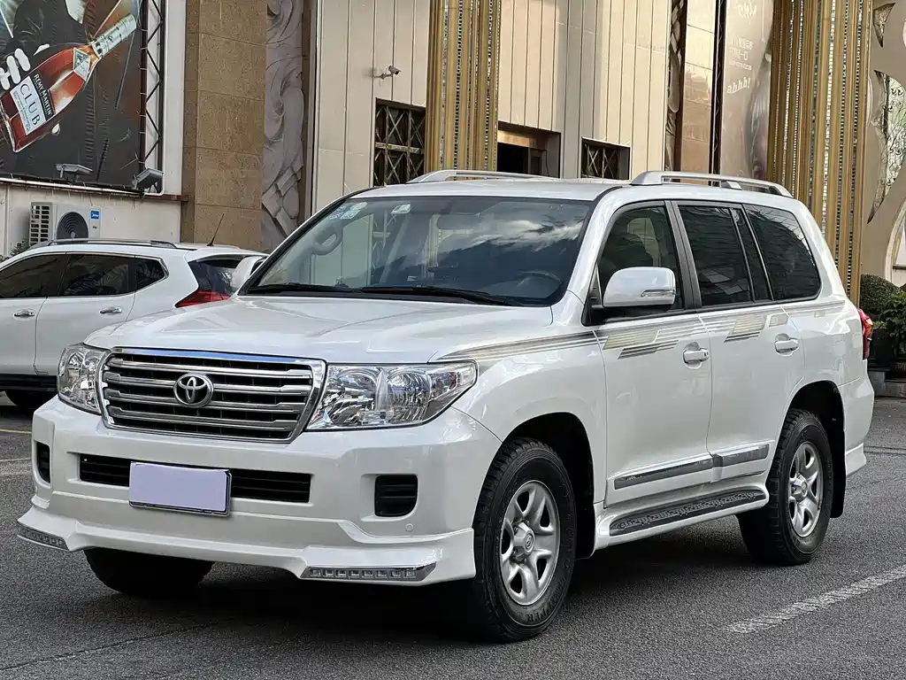 TOYOTA LAND CRUISER