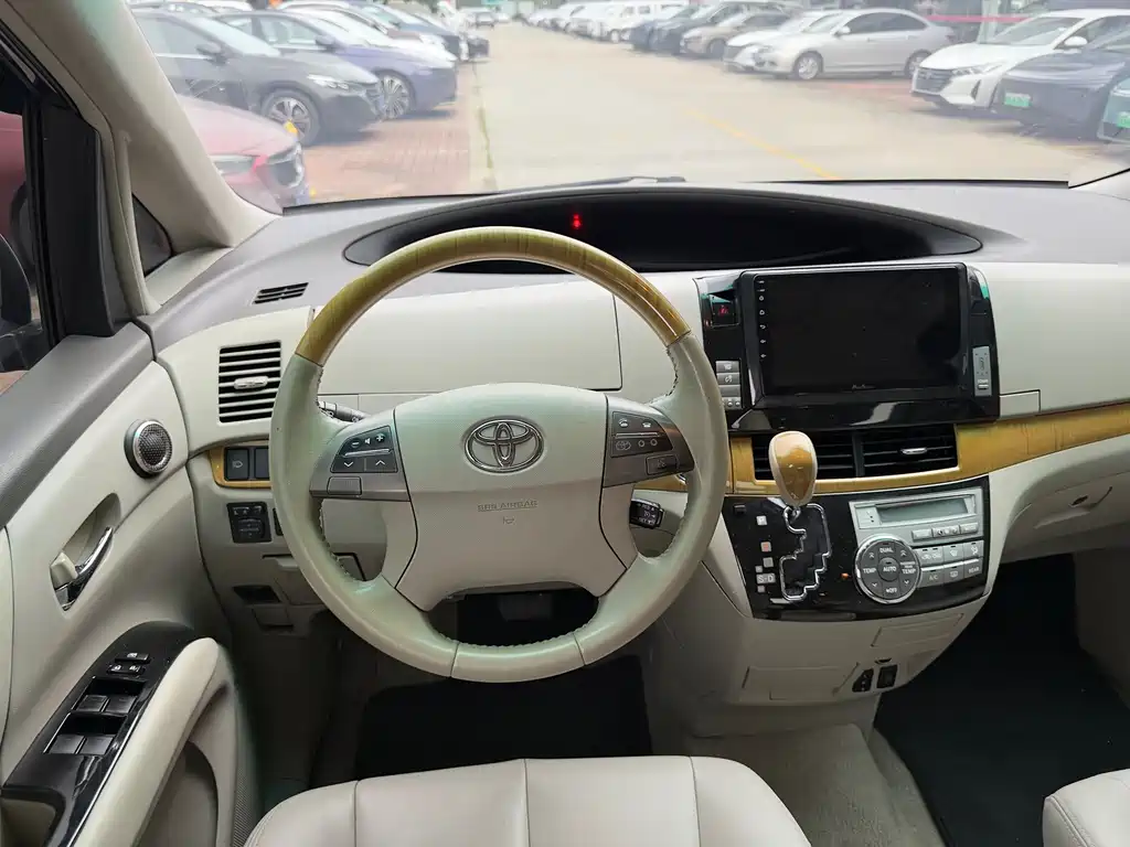 Toyota Previa — миниатюра 8