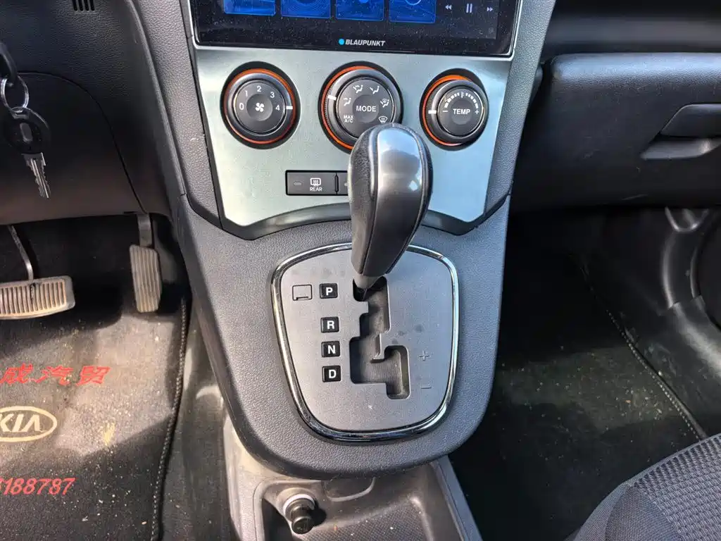 Kia Carens — миниатюра 13