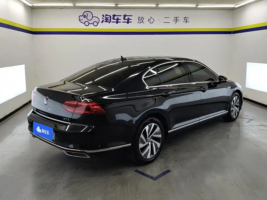 Volkswagen Magotan PHEV — миниатюра 3