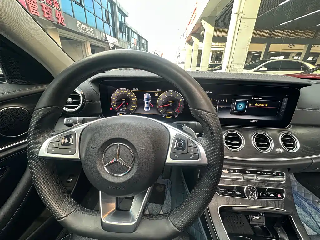 MERCEDES-BENZ E CLASS