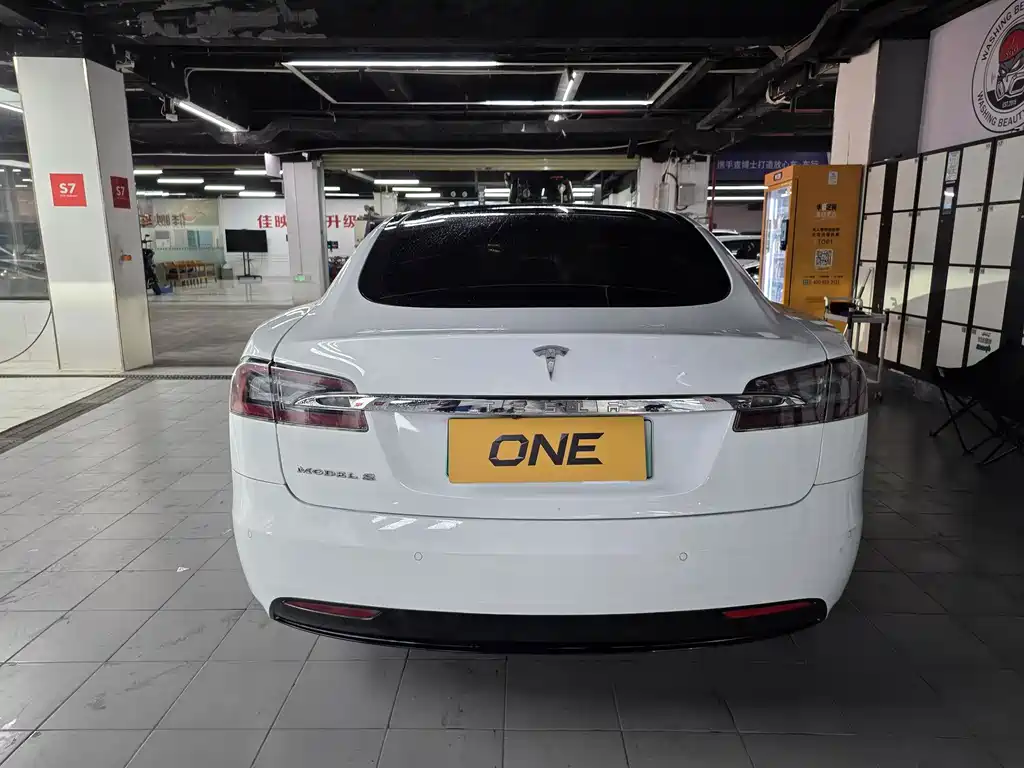Tesla Model S — миниатюра 8