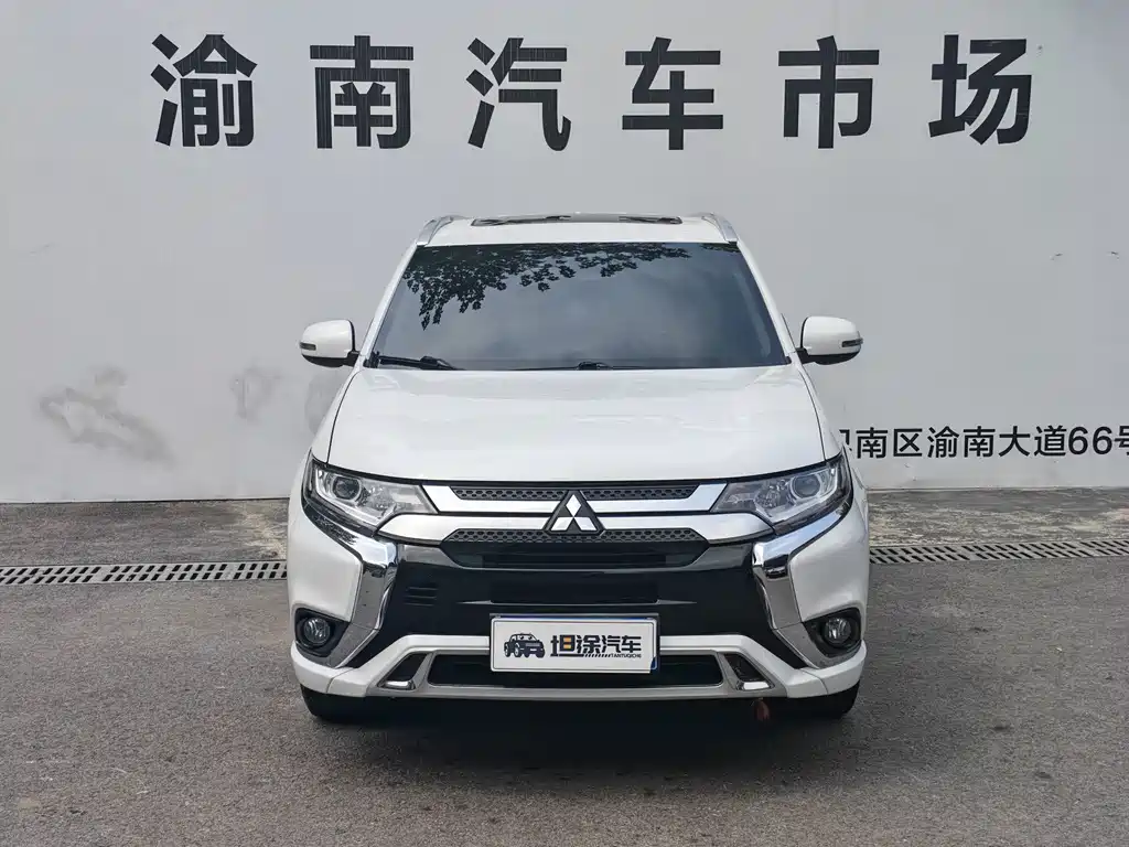 Mitsubishi Outlander - фото 2