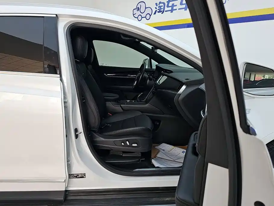 Cadillac XT5 — миниатюра 8