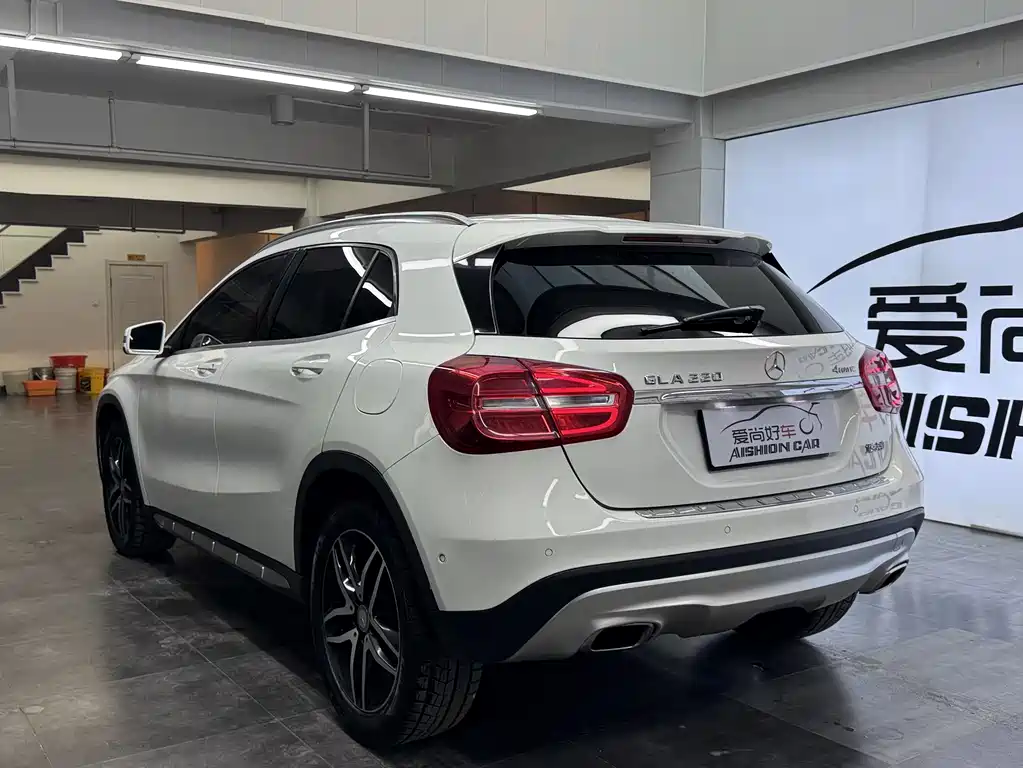 Mercedes-Benz GLA 2016 GLA 220 4MATIC Fashion