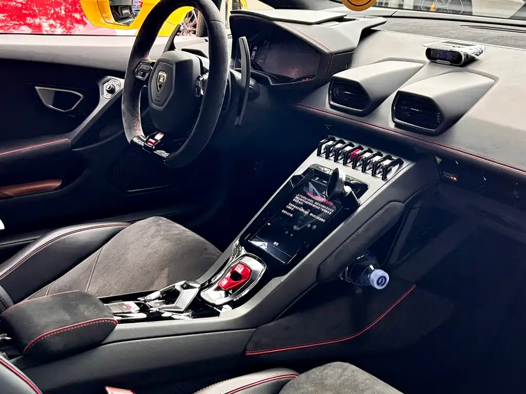 LAMBORGHINI HURACÁN