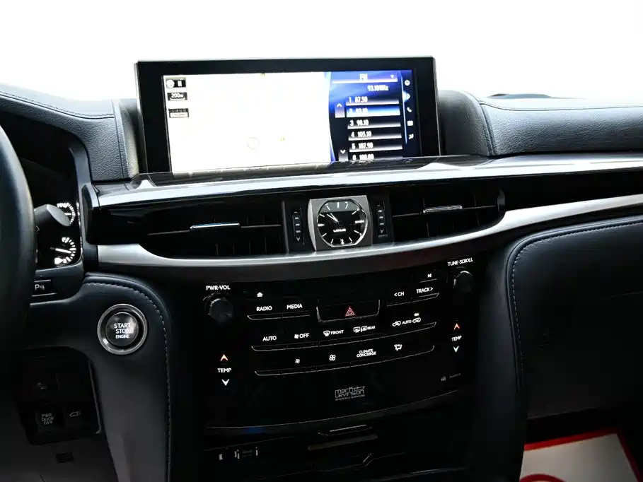 Lexus LX — миниатюра 14