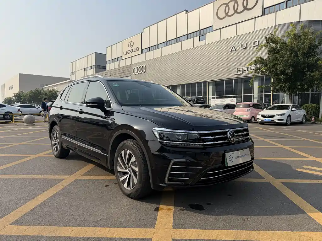 Volkswagen Tiguan L PHEV — миниатюра 6