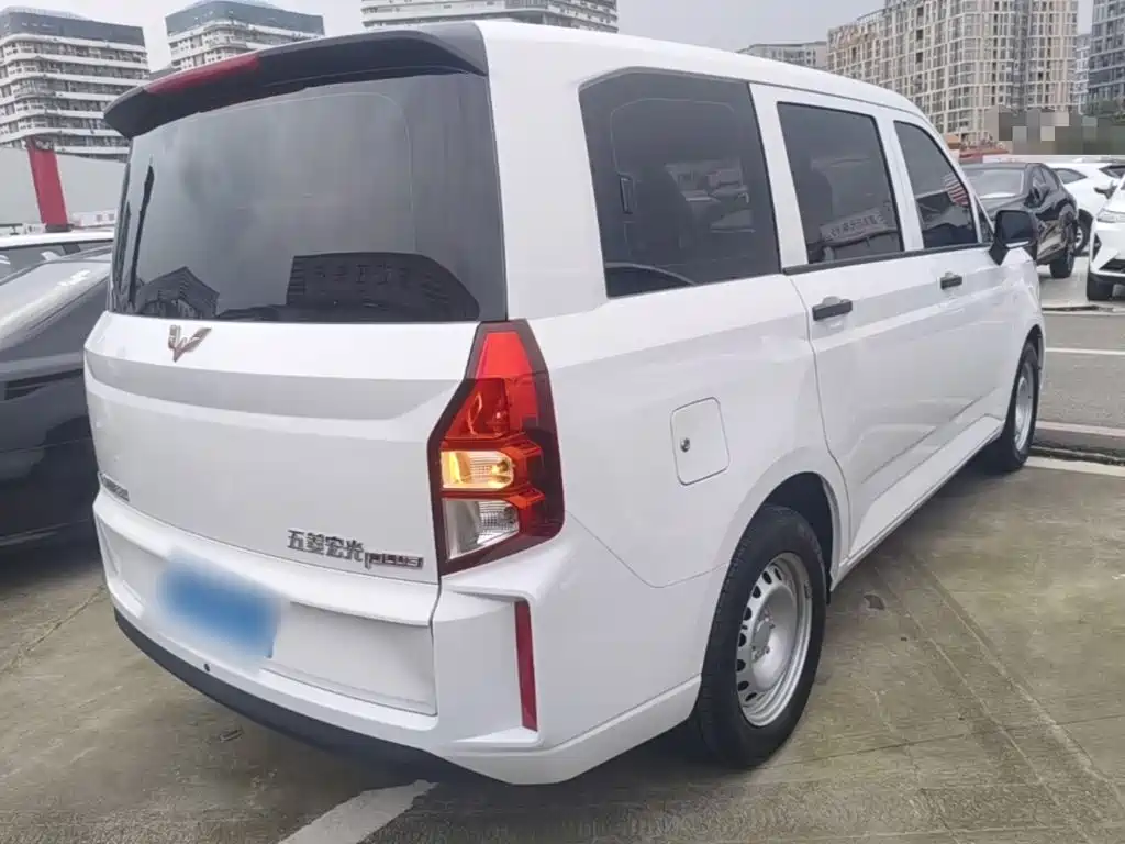 Wuling Hongguang PLUS — миниатюра 7