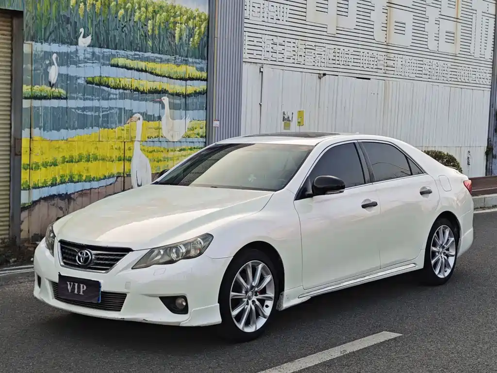 Toyota Reiz 2013