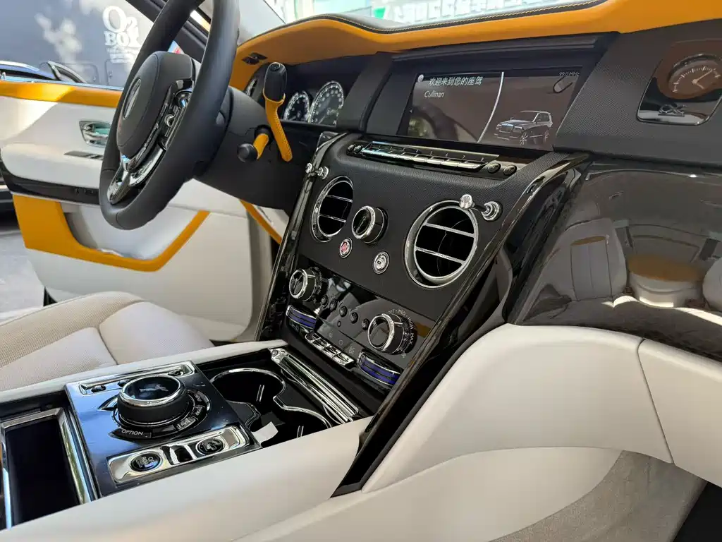 Rolls-Royce Cullinan — миниатюра 7