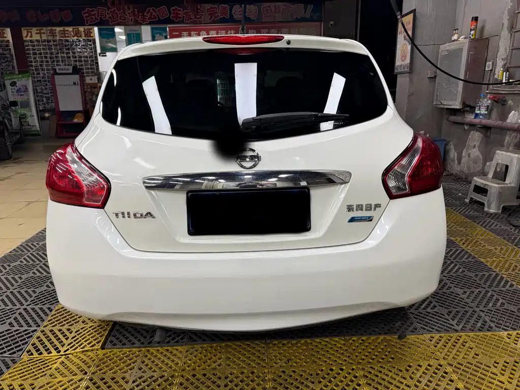 Nissan Tiida 2011 1.6L MT Comfort
