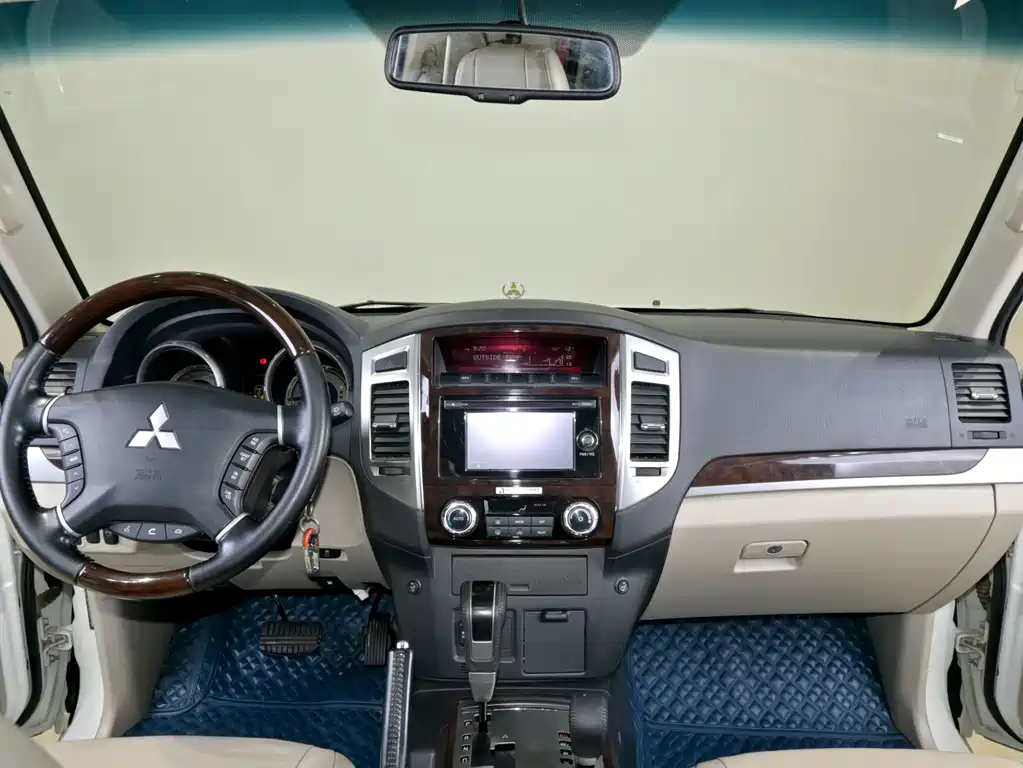 Mitsubishi V97 2019 3.8L