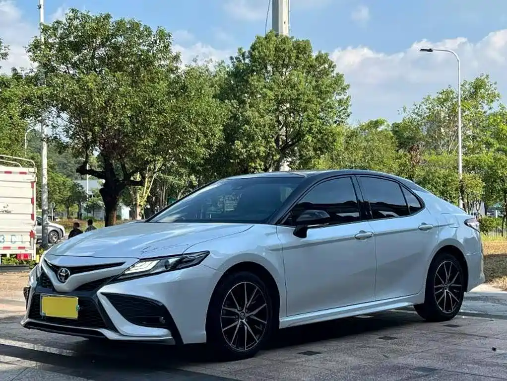 Toyota Camry 2022 2.0S