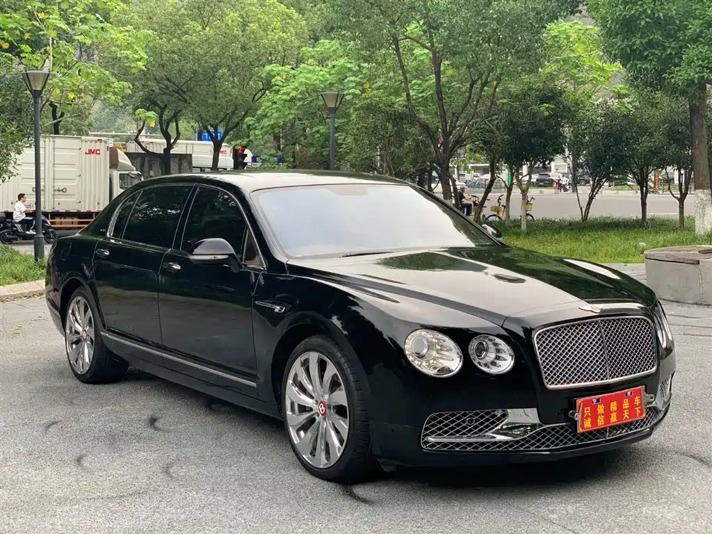 Bentley Flying Spur 2010 6.0T мест