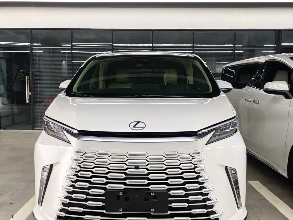 Lexus LM — миниатюра 8