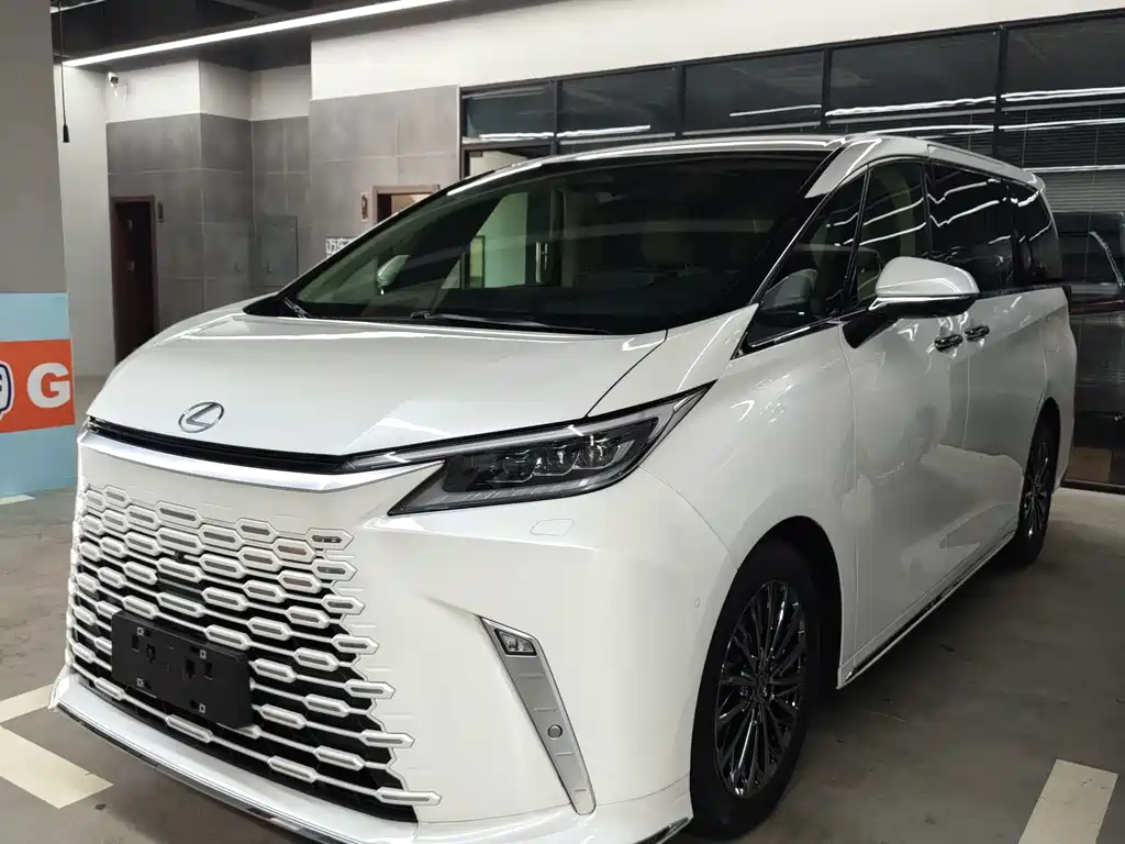 Lexus LM — миниатюра 7