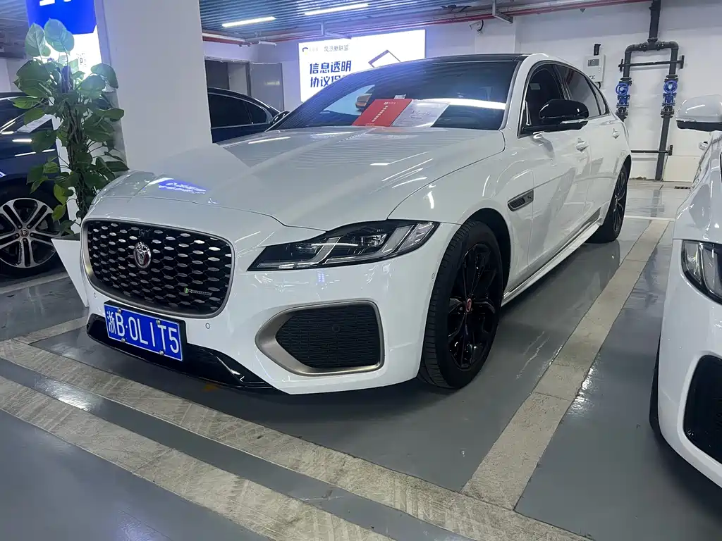 Jaguar XFL 2023 XFL 2.0T P250 2WD Elite Sport Flow Gold Edition