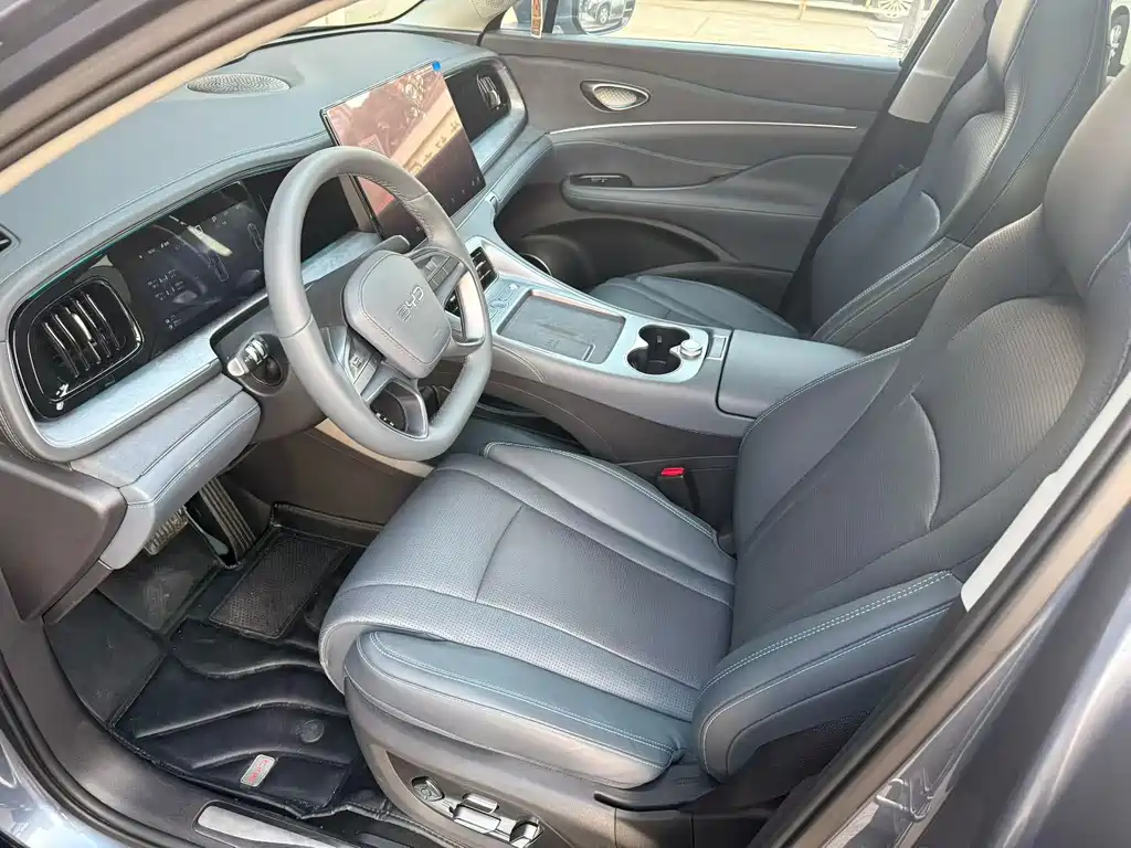 BYD SEA LION 07 DM I